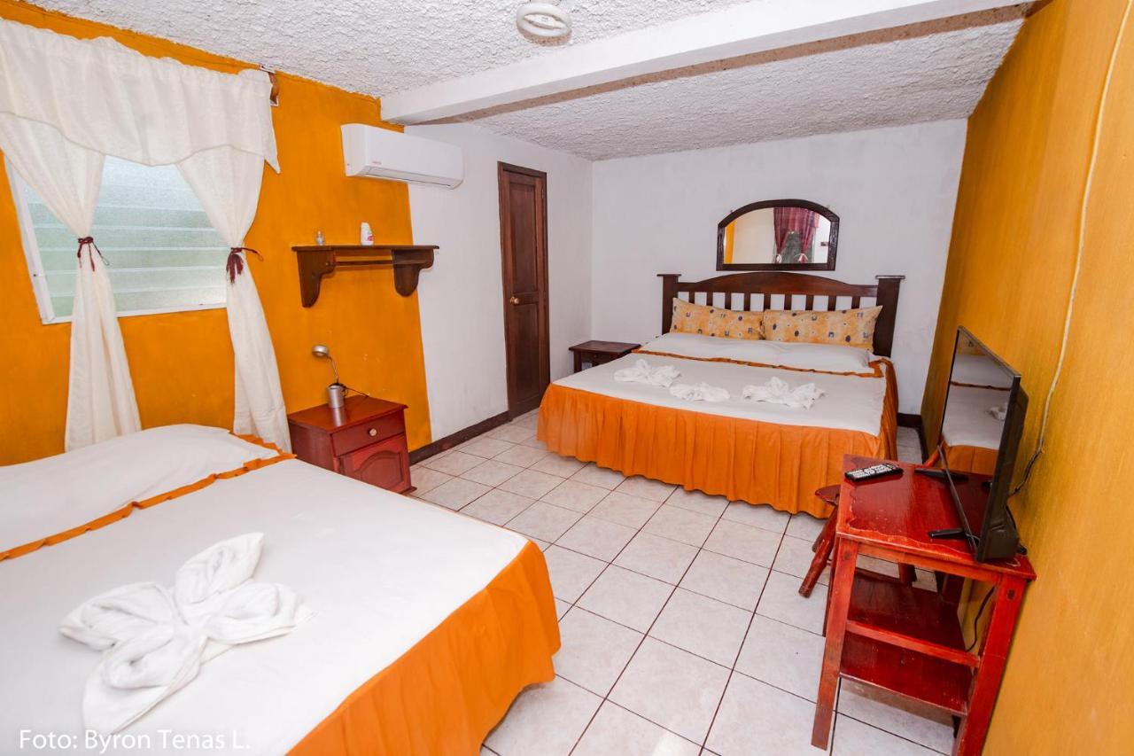Hotel Y Restaurante La Cabana El Viajero Castillo de San Felipe エクステリア 写真