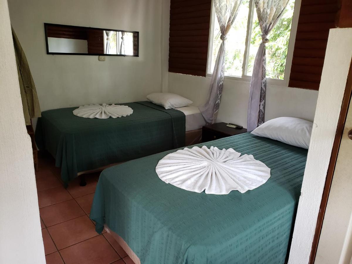 Hotel Y Restaurante La Cabana El Viajero Castillo de San Felipe エクステリア 写真